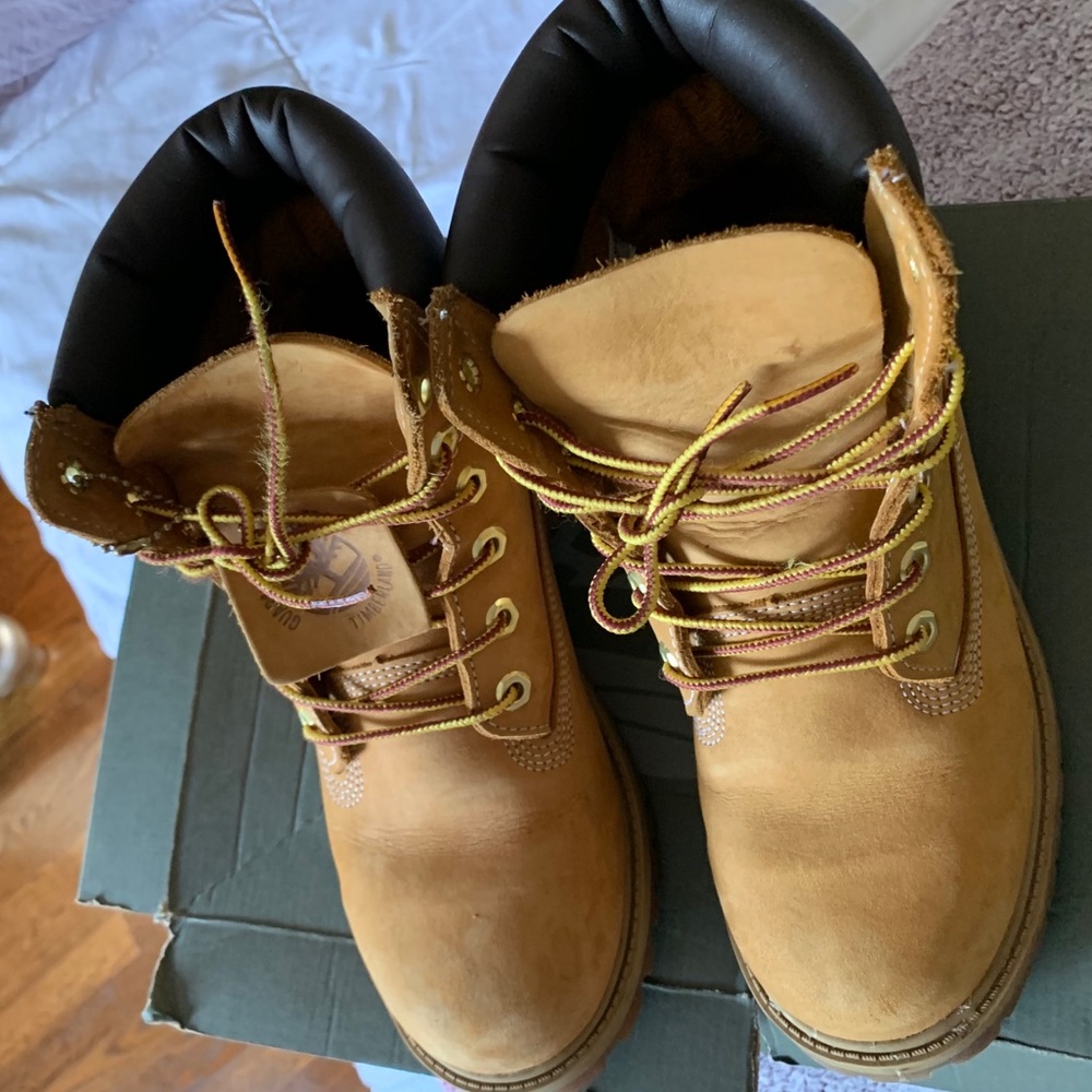 Worn a couple of times in the winter !! Love these